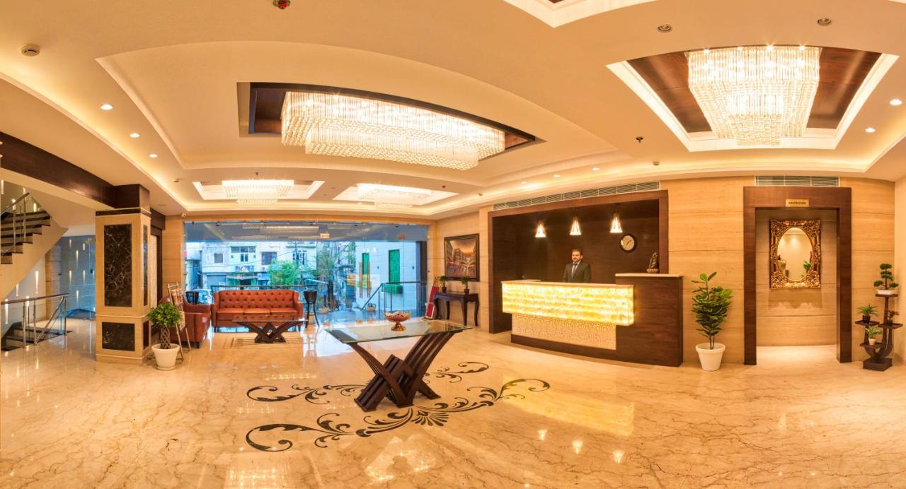 The Grand Ambassador Hotel Phagwāra Екстериор снимка